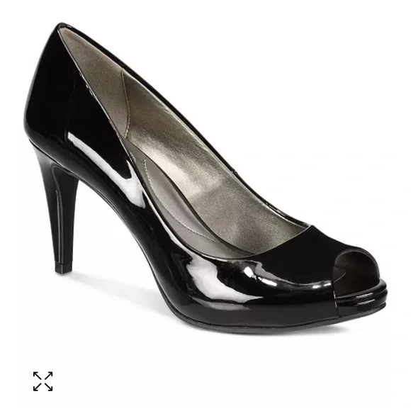 Bandolino Raina’s Women’s Peep Toe Platform Pump - Picture 1 of 5